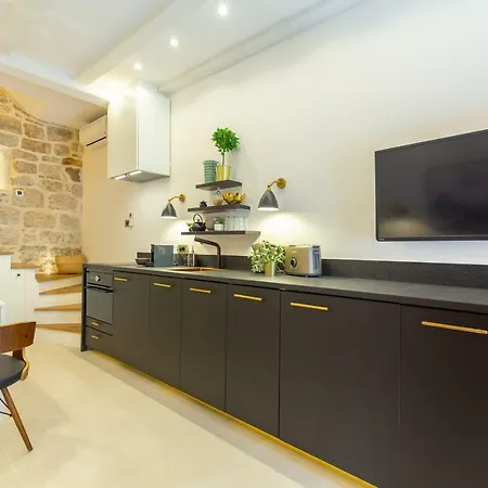 Old Town House With Floor Heating & Lush Private Garden Holiday home *